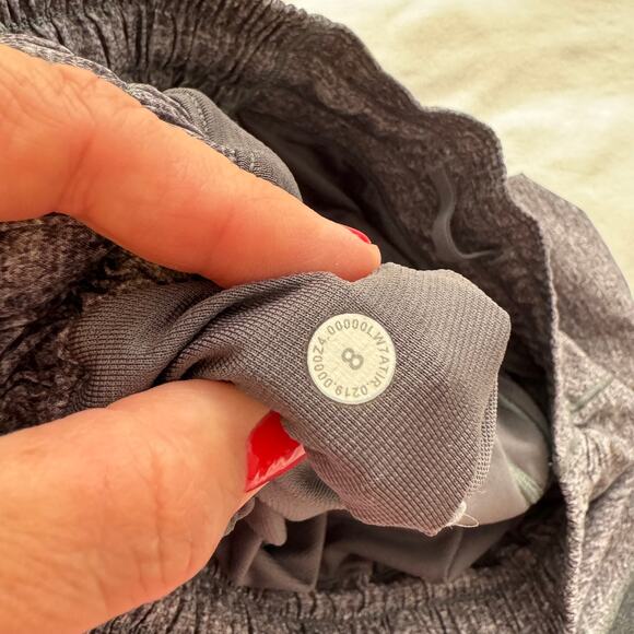 Lululemon Tracker Short Gray Heather Size 8 Liner Athletic Running - Picture 3 of 6